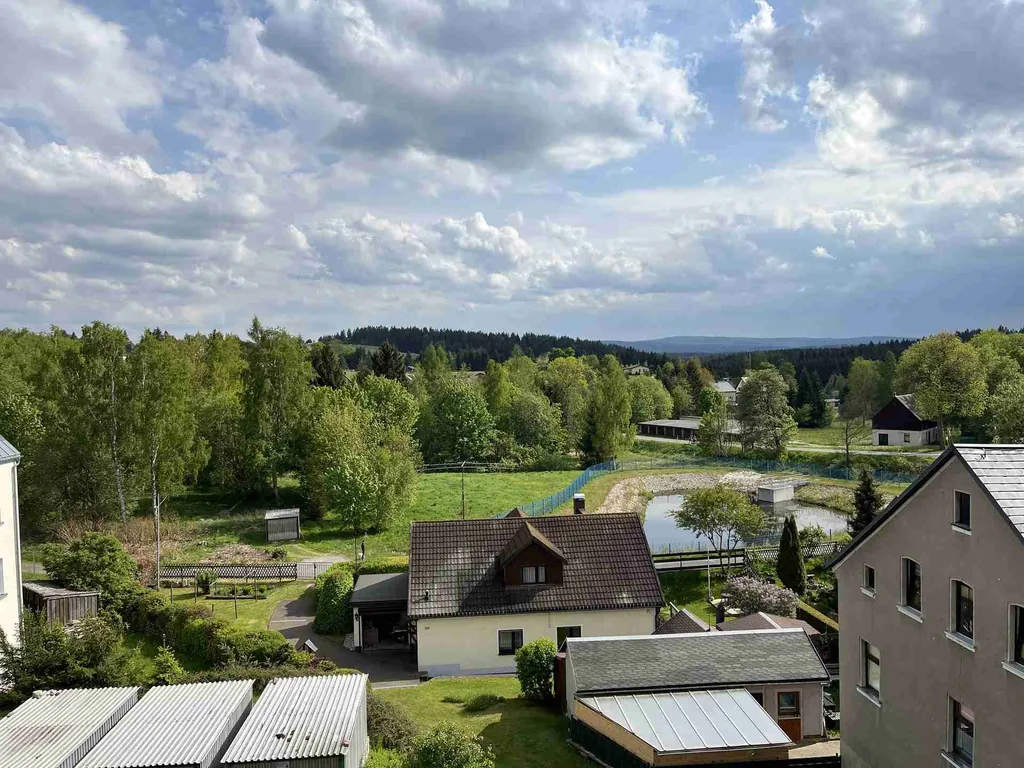 *Hochwertige Dachsanierung* Sanierungsbedürftiges Zweifamilienhaus in Schönheide
