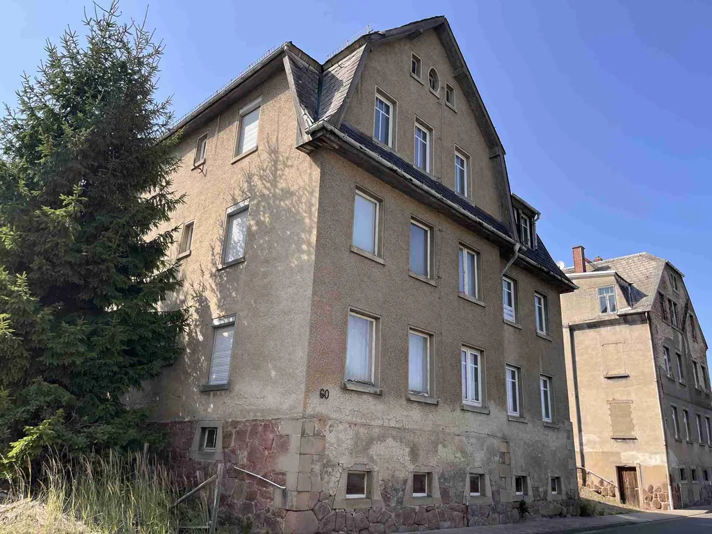 Attraktives Sanierungsobjekt mit großem Potenzial – Mehrfamilienhaus in Limbach-Oberfrohna