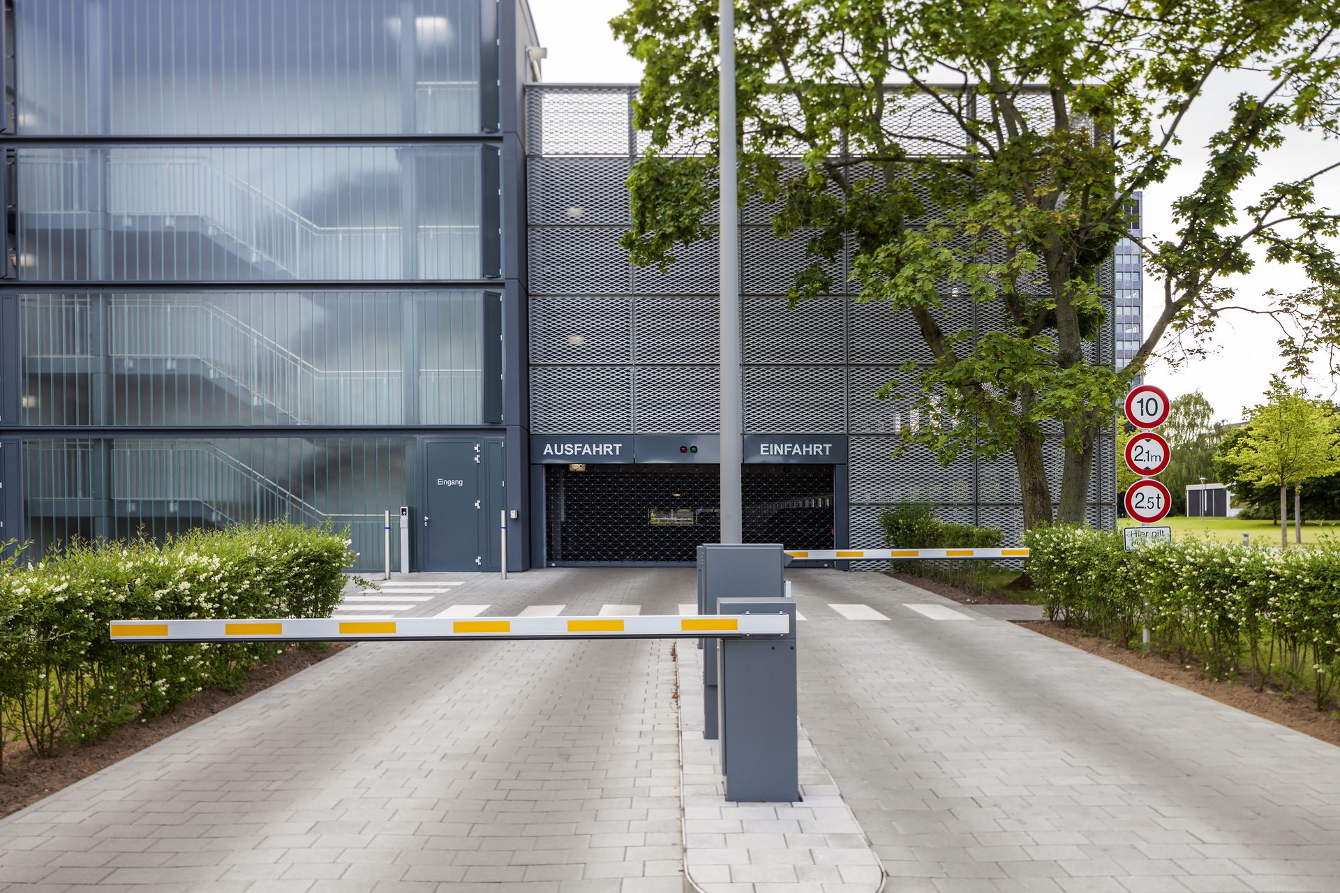 Garage mieten- Platz für ihr Auto und Reifen
