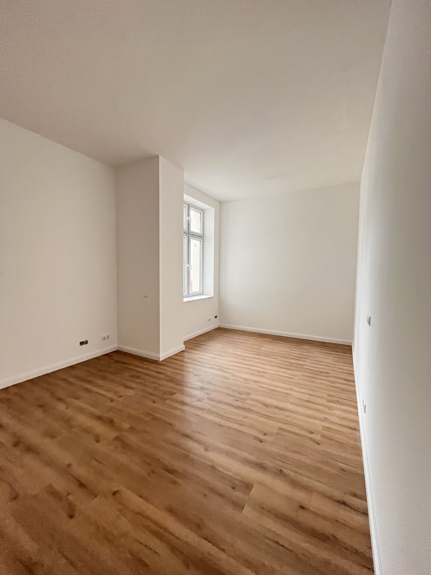 Erstbezug: 3-Raum-Wohnung mit XXL-Dachterrasse, Homeoffice-Bereich und Ankleide